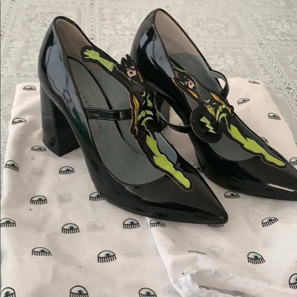 Chiara Ferragni superhero black pumps